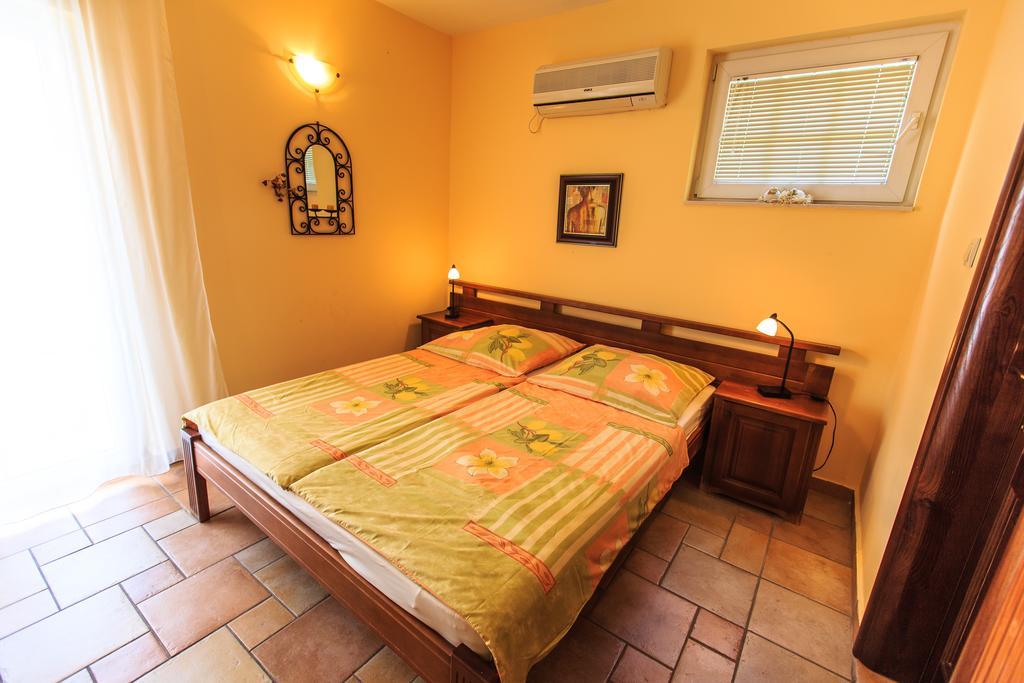Damonte - Apartments And Rooms Budva Exterior photo